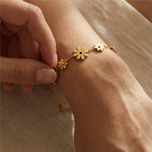 Delicate Floral Chain Bracelet