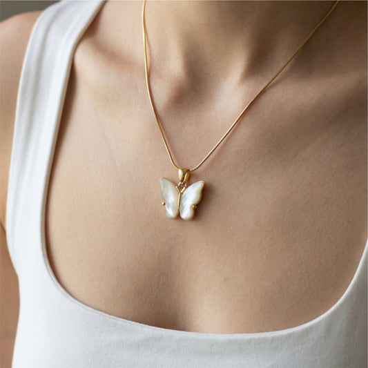 Butterfly Glow Pendant Chain