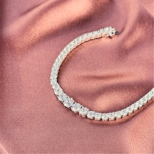 Gleaming Loop Bracelet